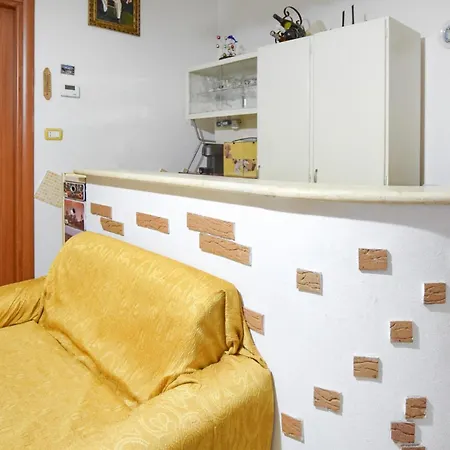 Apartment 3 Bedroom Stunning In Roccaspinalveti *